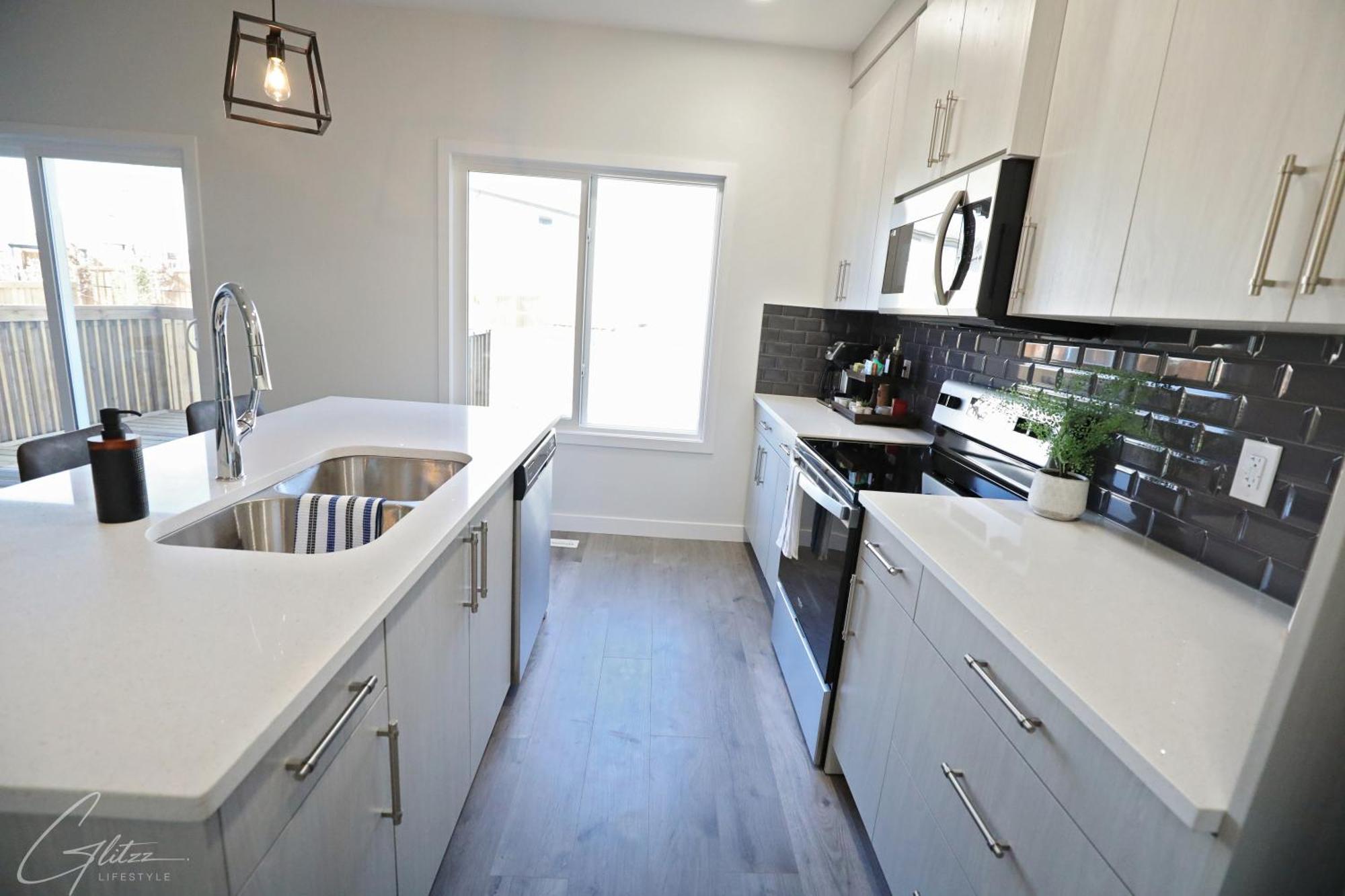 Beautiful 3 King Beds,Garage,Airport,Disney+ Edmonton Exterior foto