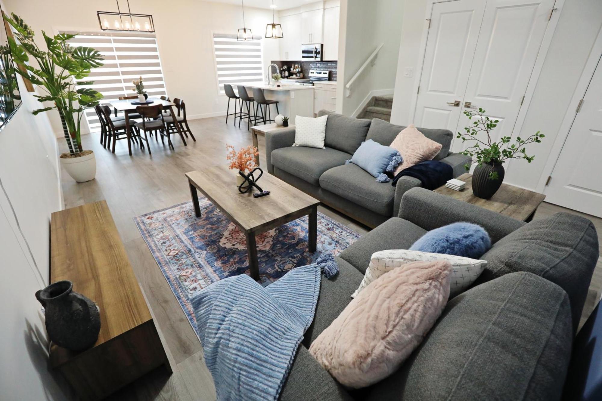 Beautiful 3 King Beds,Garage,Airport,Disney+ Edmonton Exterior foto