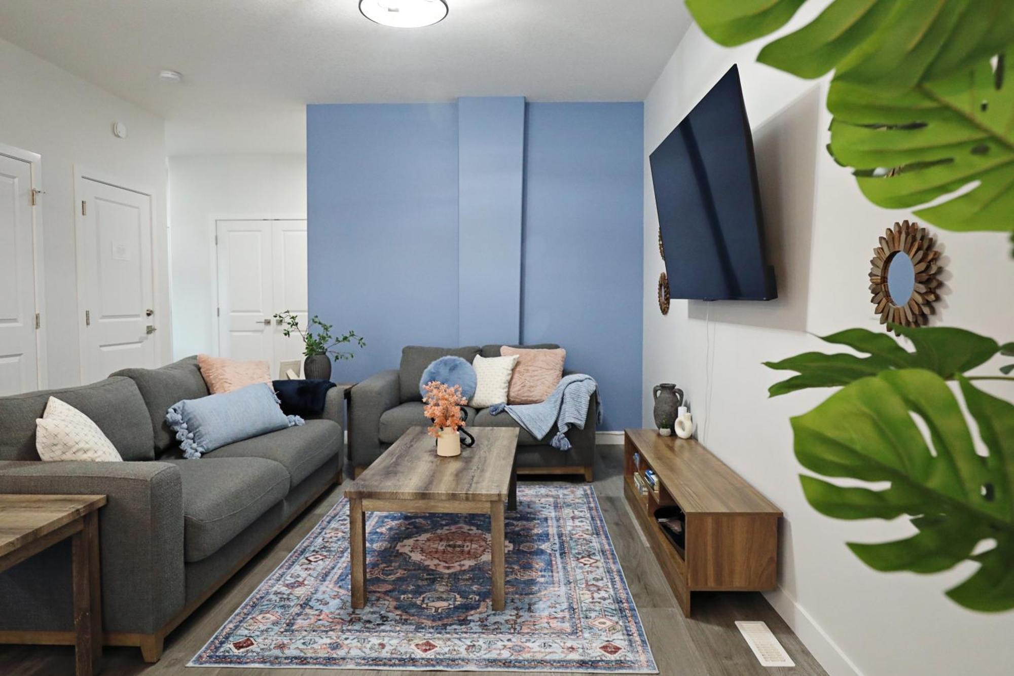 Beautiful 3 King Beds,Garage,Airport,Disney+ Edmonton Exterior foto